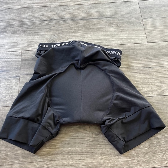 Garneau Womens Black Biking Cycling Shorts Padded Pull On Size Small - Picture 5 of 6